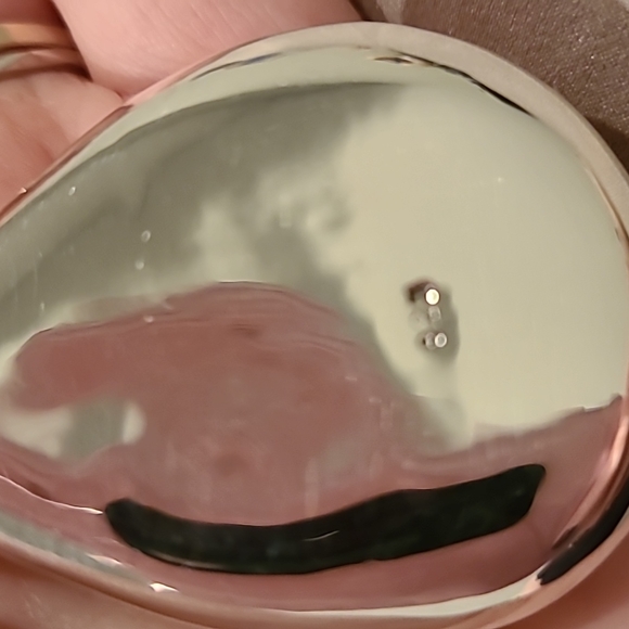 Sterling silver puffy tear drop pebbled surface necklace - Picture 4 of 9